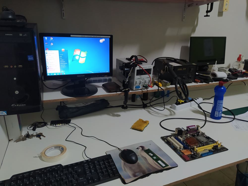 Bancada do laboratório antigo, em 2021